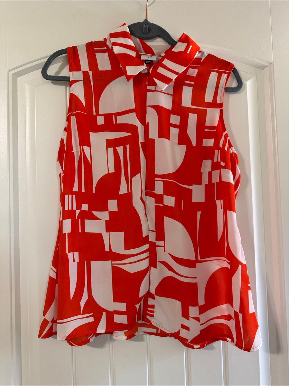 CAbi Red & White Sleeveless Geometric Collared Top